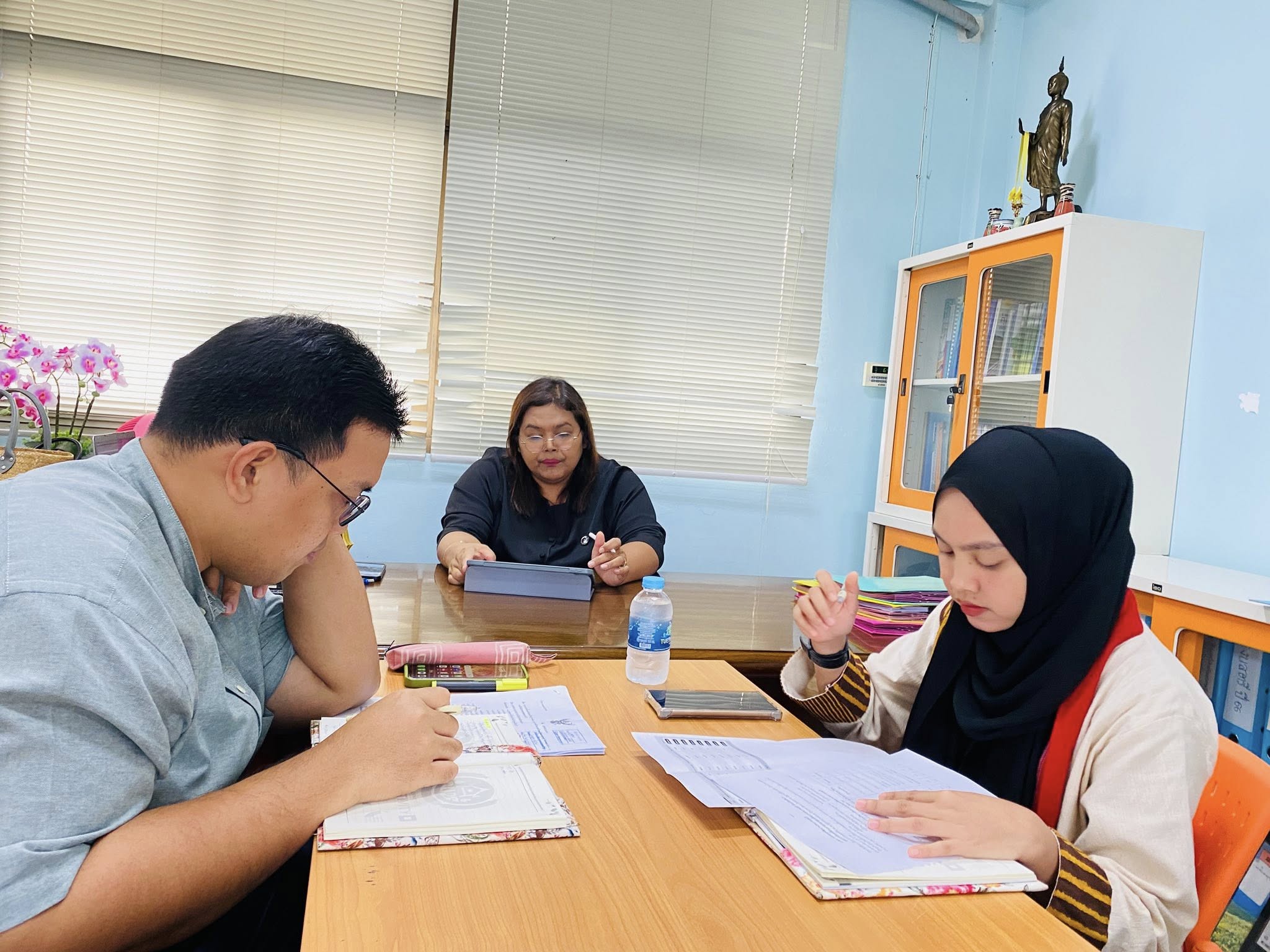 พช.ตะกั่วทุ่ง ประชุมเจ้าหน้าที่พัฒนาชุมชน ประจำเดือนพฤษภาคม 2569